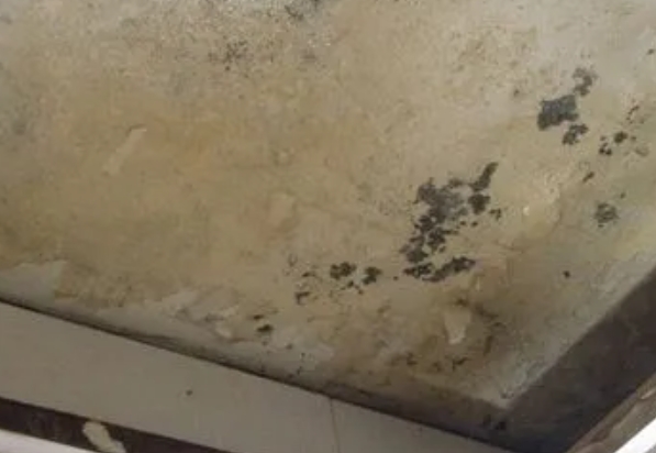 丹巴阳台漏水维修公司分享下丹巴卫生间渗水维修需要注意哪些问题。